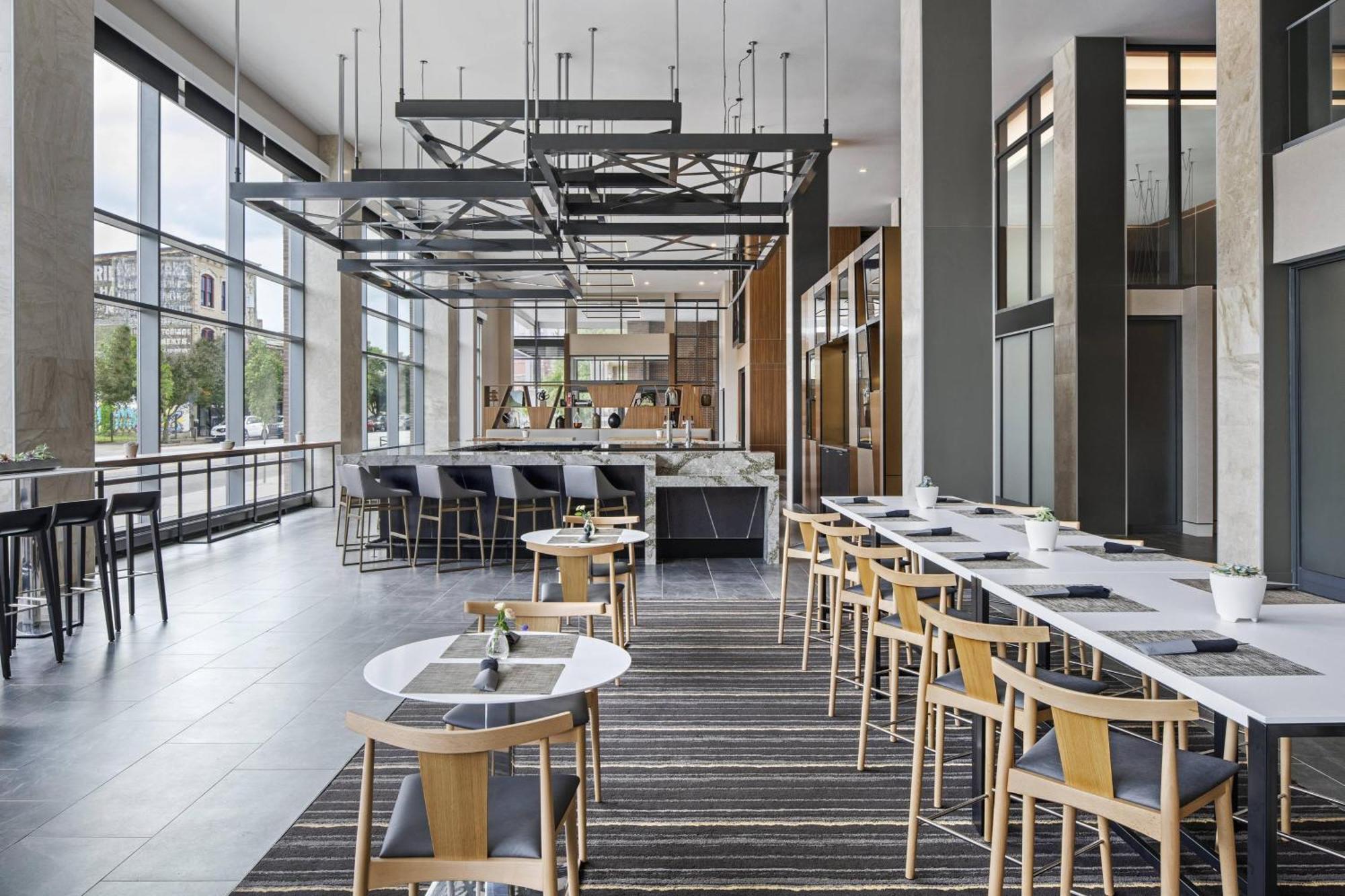 Ac Hotel By Marriott Louisville Downtown Экстерьер фото