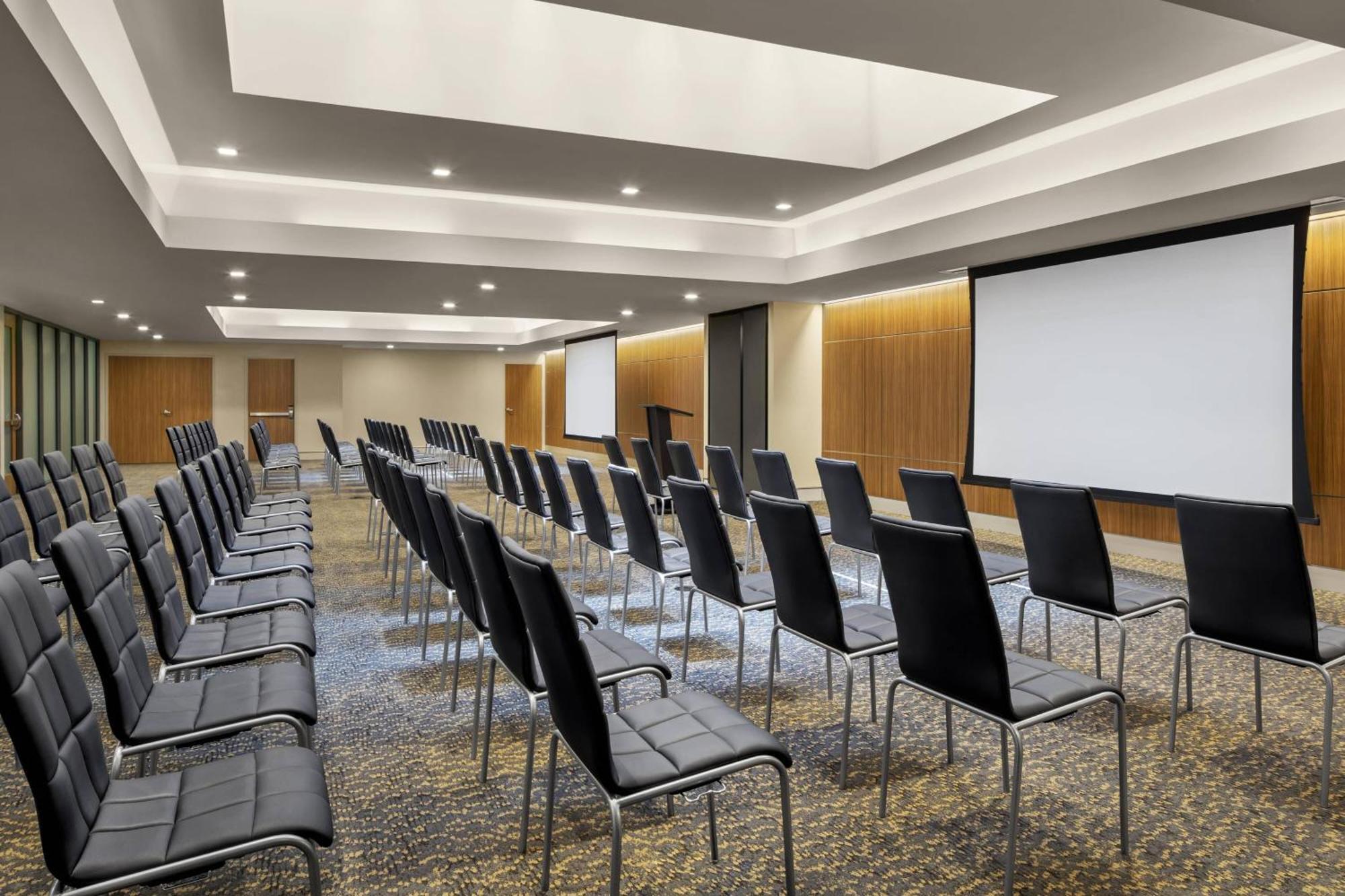 Ac Hotel By Marriott Louisville Downtown Экстерьер фото