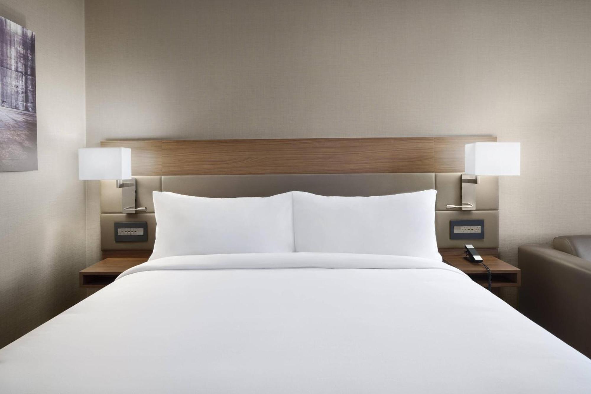 Ac Hotel By Marriott Louisville Downtown Экстерьер фото